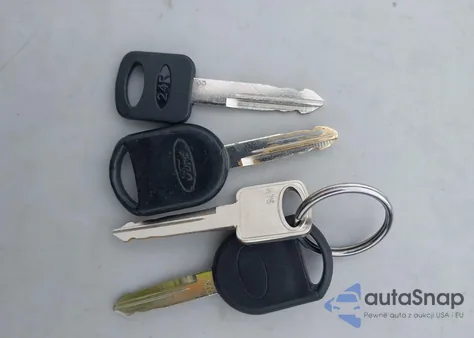 2007 Ford Focus S/Se/Ses from USA, damaged, VIN 1FAFP37N27W192477